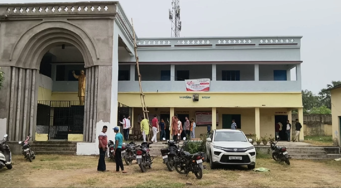 मनेर में शिक्षा पर संकट: राम नगीना सिंह इंटर कॉलेज से हटेगा राजकीय डिग्री कॉलेज, 65 छात्रों का भविष्